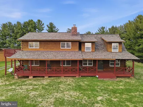 Exterior - 21142 Westerly Rd, Poolesville, MD 20837 photo 3 of 12