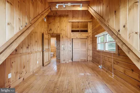 Bedroom - 21142 Westerly Rd, Poolesville, MD 20837 photo 1 of 2