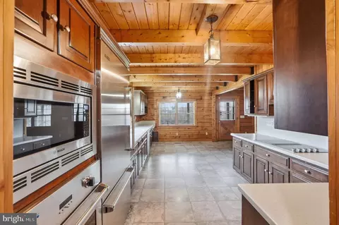 Kitchen - 21142 Westerly Rd, Poolesville, MD 20837 photo 4 of 4