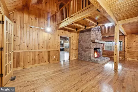 Living - 21142 Westerly Rd, Poolesville, MD 20837 photo 3 of 5