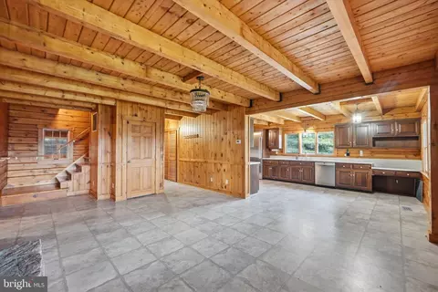 Entry Way - 21142 Westerly Rd, Poolesville, MD 20837 photo 2 of 10