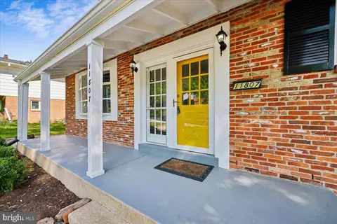 Exterior - 11807 Stonington Pl, Silver Spring, MD 20902 photo 4 of 22
