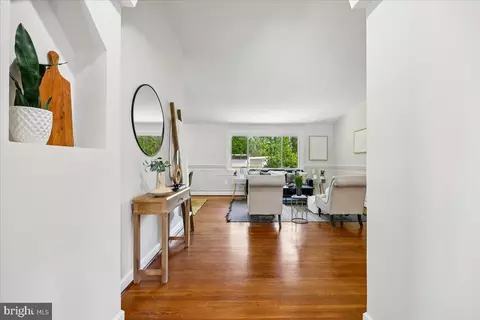 Entry Way - 11807 Stonington Pl, Silver Spring, MD 20902 photo 2 of 9