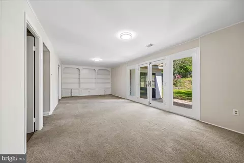 Living - 11807 Stonington Pl, Silver Spring, MD 20902 photo 2 of 5