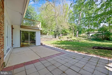 Exterior - 11807 Stonington Pl, Silver Spring, MD 20902 photo 2 of 22