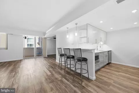 4601 N N Park Ave #1120-V, Chevy Chase, MD 20815