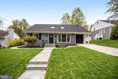 4522 Traymore St, Bethesda, MD 20814