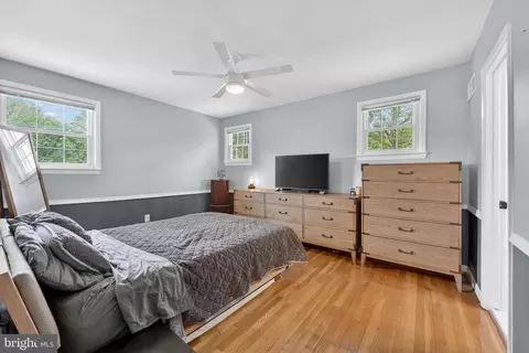 Bedroom - 1008 Robroy Dr, Silver Spring, MD 20903 photo 3 of 5