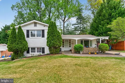 Exterior - 1008 Robroy Dr, Silver Spring, MD 20903 photo 6 of 7