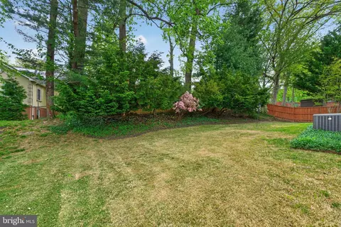 Exterior - 1008 Robroy Dr, Silver Spring, MD 20903 photo 5 of 7