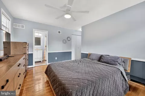 Bedroom - 1008 Robroy Dr, Silver Spring, MD 20903 photo 4 of 5