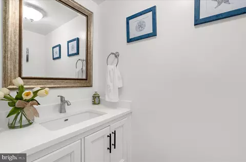 Bath - 13241 Osterport Dr, Silver Spring, MD 20906 photo 1 of 5