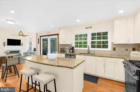 Kitchen - 13241 Osterport Dr, Silver Spring, MD 20906 photo 2 of 3