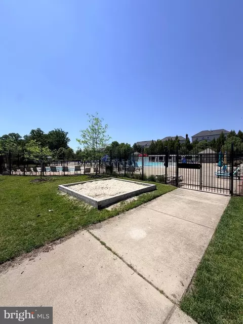 Exterior - 13502 Windy Meadow Ln, Silver Spring, MD 20906 photo 5 of 7