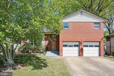 9011 Kirkdale Rd, Bethesda, MD 20817