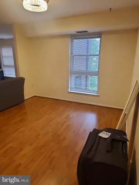 Living - 2207 Greenery Ln #103-8, Silver Spring, MD 20906 photo 5 of 5