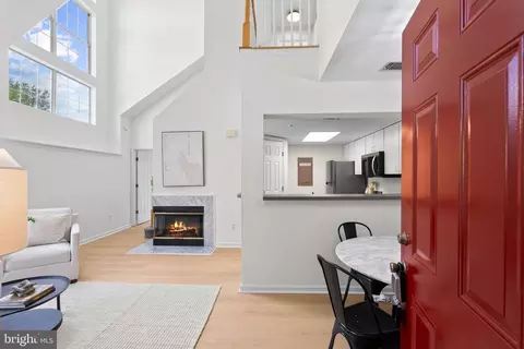 921 Hillside Lake Ter #308, Gaithersburg, MD 20878