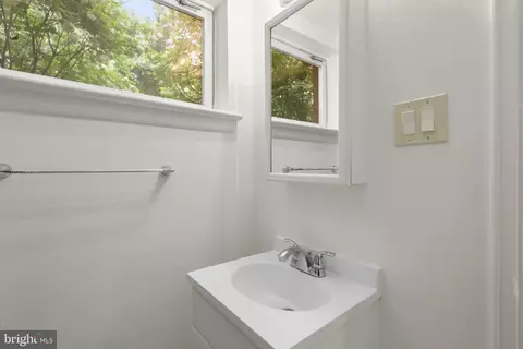 Bath - 1509 Woodman Ave, Silver Spring, MD 20902 photo 3 of 4