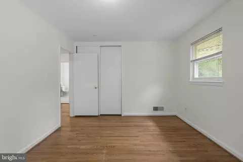 Bedroom - 1509 Woodman Ave, Silver Spring, MD 20902 photo 8 of 9