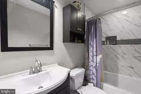 Bath - 3128 Memory Ln, Silver Spring, MD 20904 photo 2 of 4