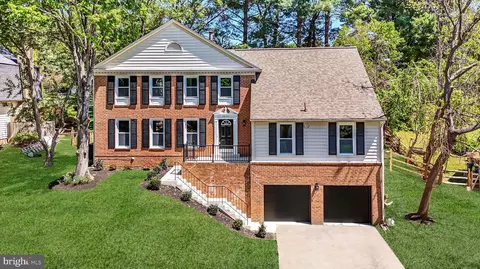 9933 Dellcastle Rd, Gaithersburg, MD 20886