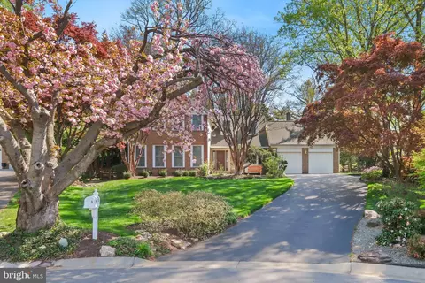 9 Magic Mountain Ct, Rockville, MD 20852