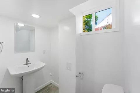 Bath - 10303 Haywood Dr, Silver Spring, MD 20902 photo 3 of 3
