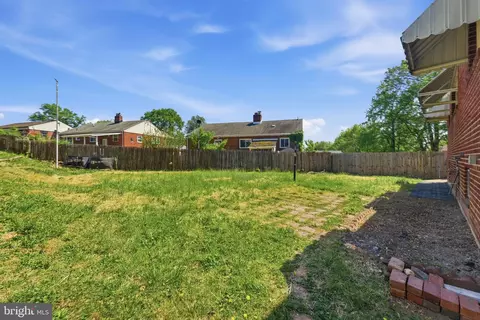 Exterior - 10303 Haywood Dr, Silver Spring, MD 20902 photo 2 of 5