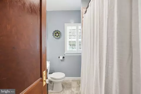 Bath - 1811 Ednor Rd, Silver Spring, MD 20905 photo 1 of 3