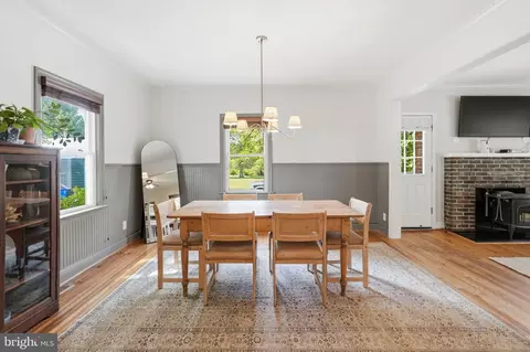 Dining - 1811 Ednor Rd, Silver Spring, MD 20905 photo 2 of 4