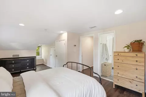 Bedroom - 1811 Ednor Rd, Silver Spring, MD 20905 photo 5 of 6