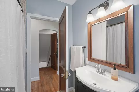 Entry Way - 1811 Ednor Rd, Silver Spring, MD 20905 photo 2 of 4