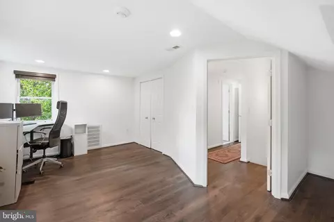 Entry Way - 1811 Ednor Rd, Silver Spring, MD 20905 photo 3 of 4