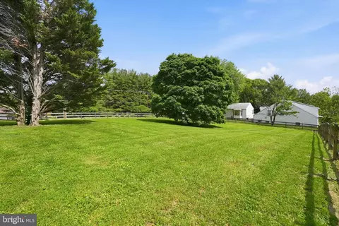 Exterior - 1811 Ednor Rd, Silver Spring, MD 20905 photo 8 of 10
