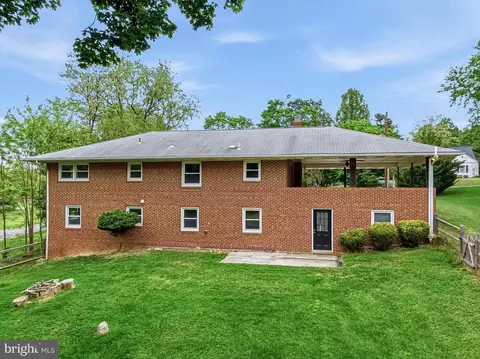 Exterior - 10316 Sunset Dr, Damascus, MD 20872 photo 5 of 5