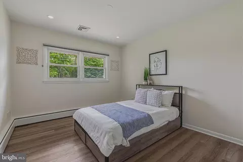 Bedroom - 10316 Sunset Dr, Damascus, MD 20872 photo 1 of 5