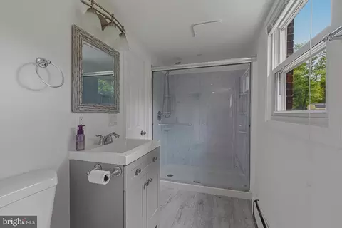 Bath - 10316 Sunset Dr, Damascus, MD 20872 photo 4 of 4