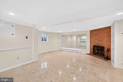 Living - 10600 Greenacres Dr, Silver Spring, MD 20903 photo 9 of 9