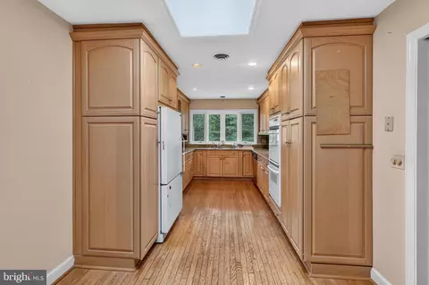 Entry Way - 10600 Greenacres Dr, Silver Spring, MD 20903 photo 1 of 3