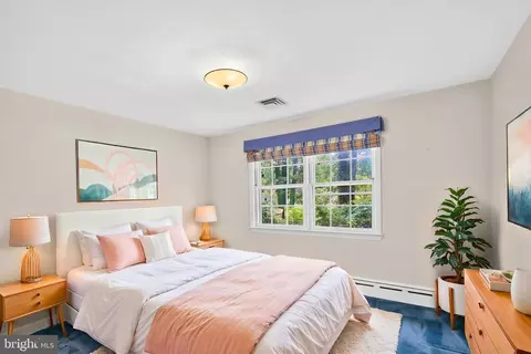 Bedroom - 10600 Greenacres Dr, Silver Spring, MD 20903 photo 3 of 12