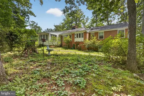 Exterior - 10600 Greenacres Dr, Silver Spring, MD 20903 photo 7 of 8