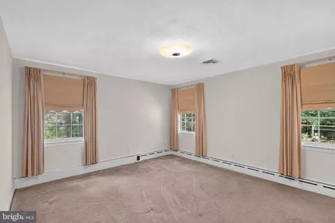 Bedroom - 10600 Greenacres Dr, Silver Spring, MD 20903 photo 10 of 12
