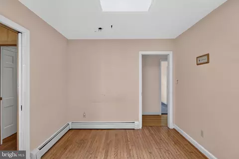 Bedroom - 10600 Greenacres Dr, Silver Spring, MD 20903 photo 1 of 12