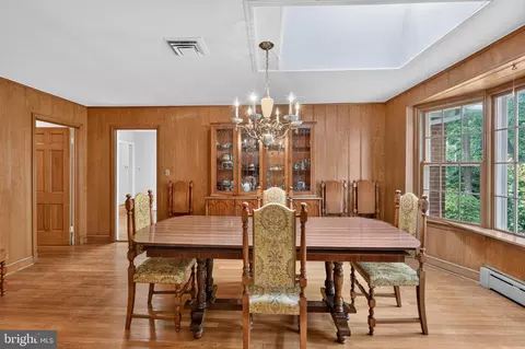 Dining - 10600 Greenacres Dr, Silver Spring, MD 20903 photo 2 of 3