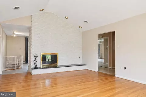 Living - 14607 Peach Orchard Rd, Silver Spring, MD 20905 photo 3 of 8