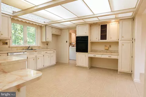 Kitchen - 14607 Peach Orchard Rd, Silver Spring, MD 20905 photo 3 of 4