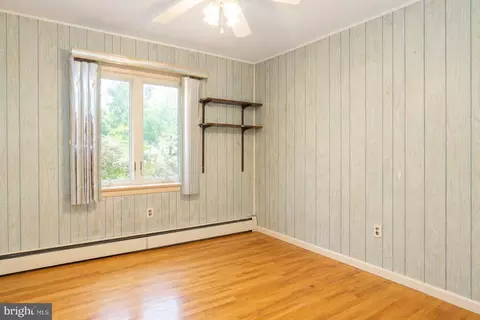 Bedroom - 14607 Peach Orchard Rd, Silver Spring, MD 20905 photo 2 of 4