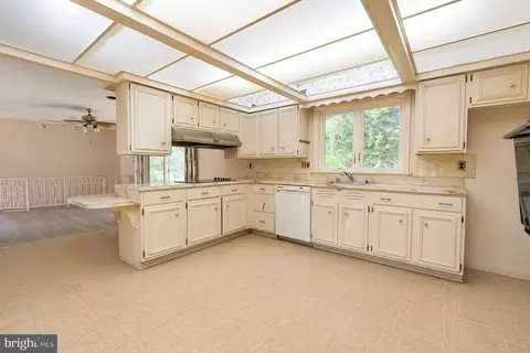 Kitchen - 14607 Peach Orchard Rd, Silver Spring, MD 20905 photo 2 of 4