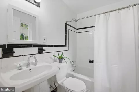 Bath - 1613 N Springwood Dr N, Silver Spring, MD 20910 photo 1 of 2