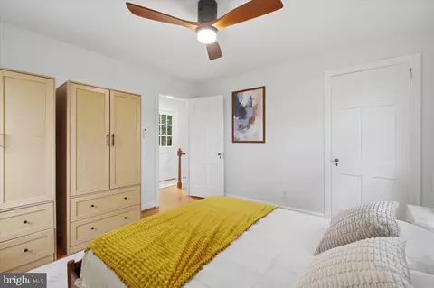Bedroom - 1613 N Springwood Dr N, Silver Spring, MD 20910 photo 2 of 6